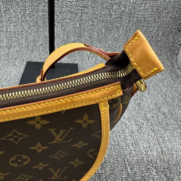 Louis Vuitton Tulum Brown Monogram Canvas Shoulder Bag 850-041425 - Picture 8 of 15